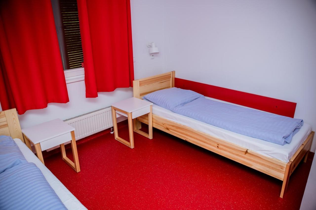 Miedzynarodowy Dom Spotkan Mlodziezy W Oswiecimiu Exterior photo