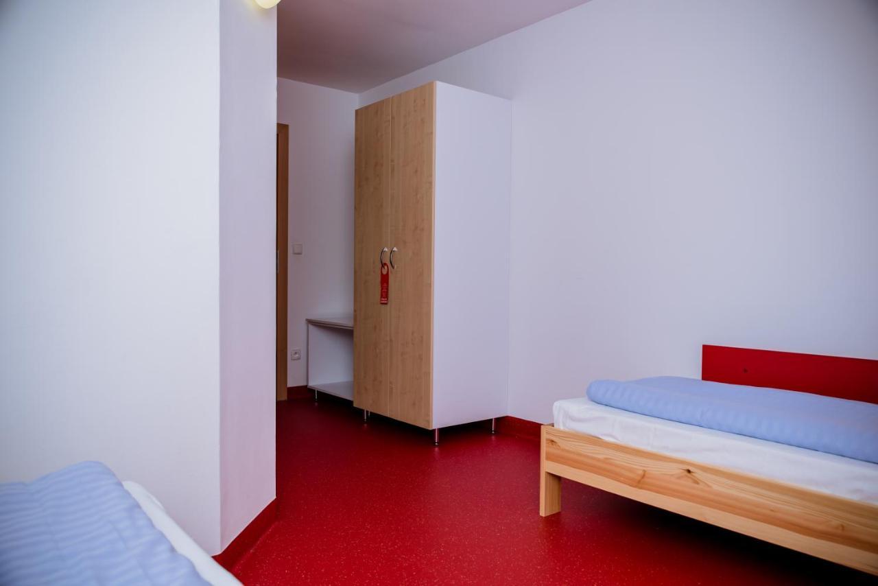 Miedzynarodowy Dom Spotkan Mlodziezy W Oswiecimiu Exterior photo