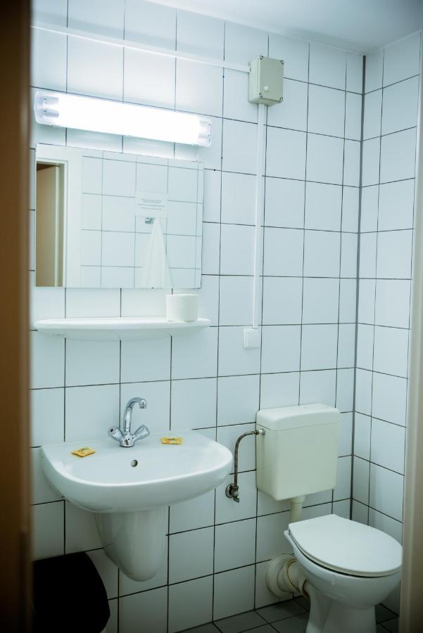 Miedzynarodowy Dom Spotkan Mlodziezy W Oswiecimiu Exterior photo
